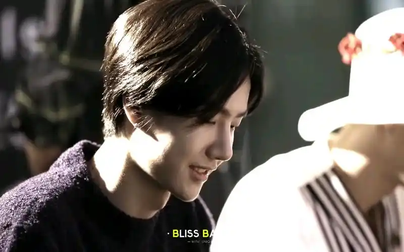 王一博韩国站姐镜头下的王甜甜78