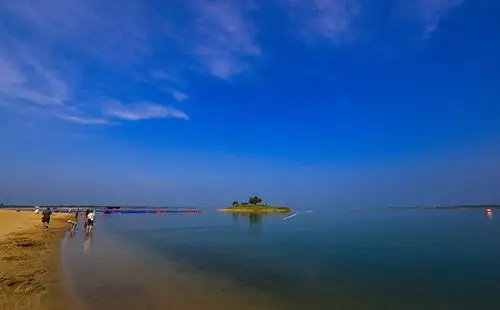 荆门漳河阳光沙滩风景区
