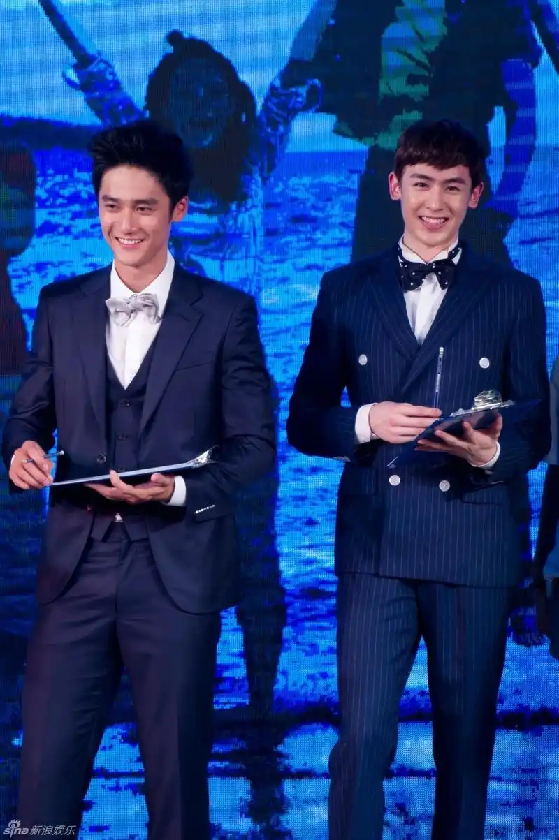 组图:蒋劲夫尼坤同台搞怪 新剧开机成情敌_高清图集_新浪网