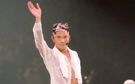 明星演唱会,天王郭富城演唱会现场热情火爆就很棒支持哦!