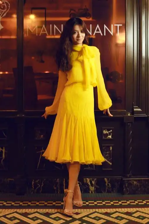 春夏蒙特利尔最新写真秒变"小黄人"_明星写真_图集_电影网_1905.com