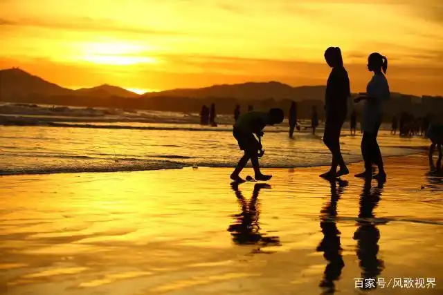 夏日去三亚旅游,带孩子到海边玩沙戏水,却发现最美夕阳夕阳美景