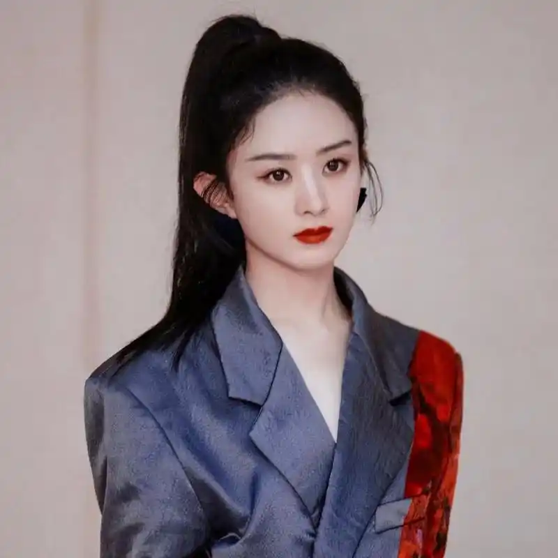 赵丽颖 想着当空姐,却误打误撞进了娱乐圈,19岁那年,背着 - 抖音