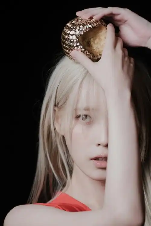 李知恩超话7015#iu新歌#  240220 iu李知恩 [the winning] 拍摄