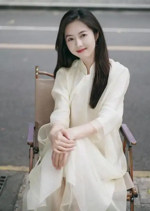 女人到了中年,身上这3个地方要"舍得花钱",气质才能变高级