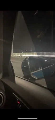 和朋友临时决定半夜去兜风