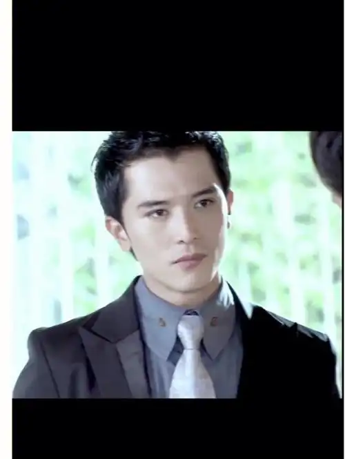 现在看当年的剧真的尬得离谱#但是不影响邱泽的帅气啊,小时候最喜欢的