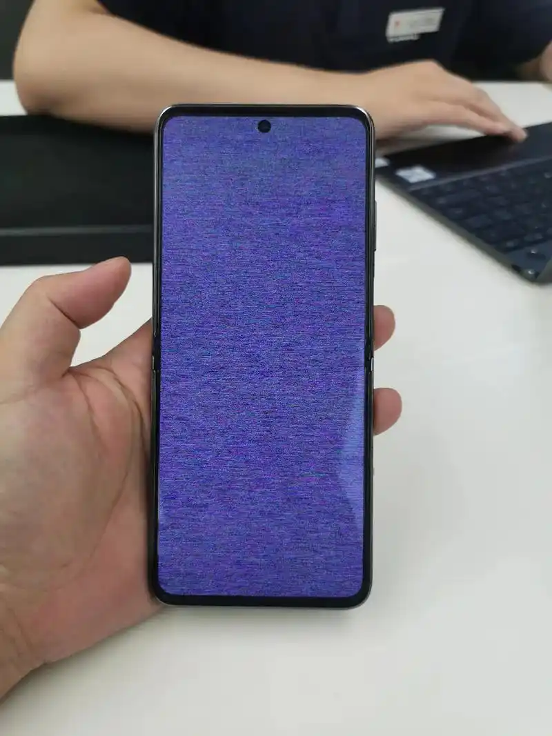 华为官方:华为p50折叠手机内屏损坏,售后未拆除检测,仅凭外 - 抖音