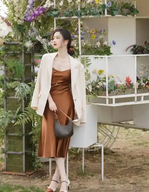 原创30岁女人怎么穿更优雅知性瞧这位博主的穿搭得体大方又有气质