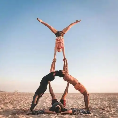 一个人的瑜伽是优雅多人瑜伽更具情调