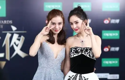 杨幂angelababy同框比美亲密合照大秀姐妹情