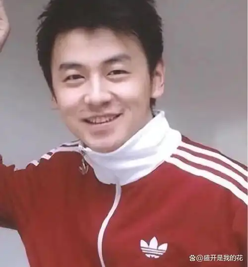 18岁雷佳音我忍了,18岁鹿晗也忍了,看到18岁的黄渤忍不住了!