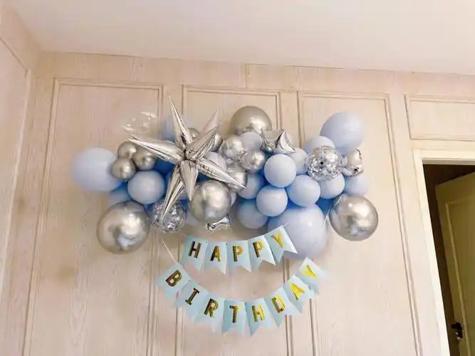 简简单单的生日宴气球布置