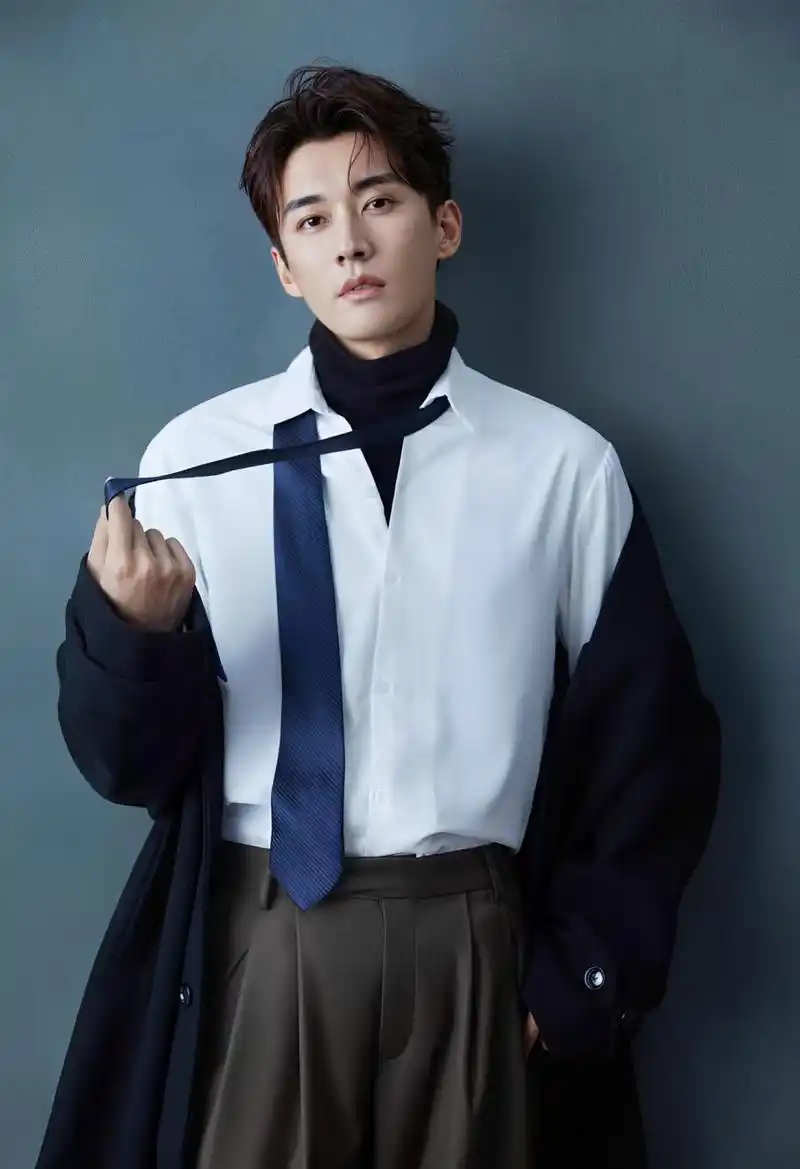 刘学义的身材和相貌无可挑剔.无论是古装还是时装,都是那么的惊艳!