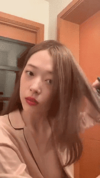 那英怒踢偷拍者朱正廷挂私生照片崔雪莉走光刘星家到底多有钱