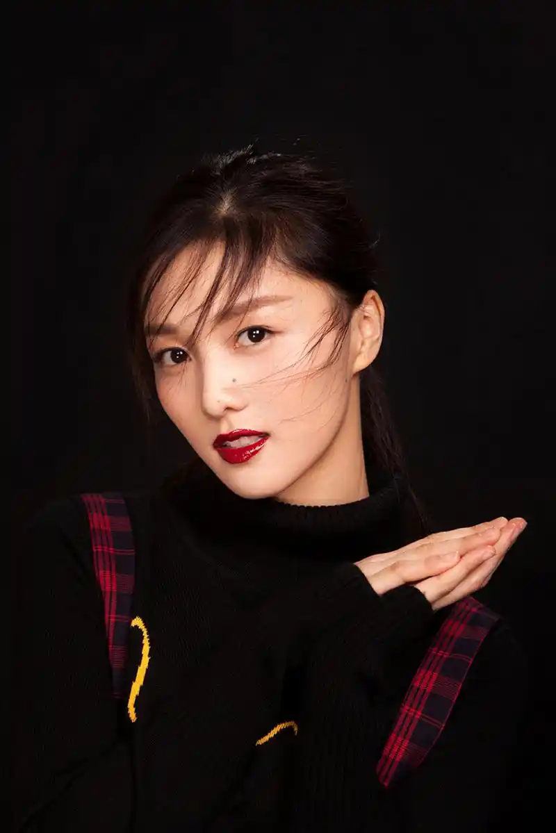 李牧芸,曾用名李玲,1995年3月15日出生于广东省,中国内地女歌手,演员.