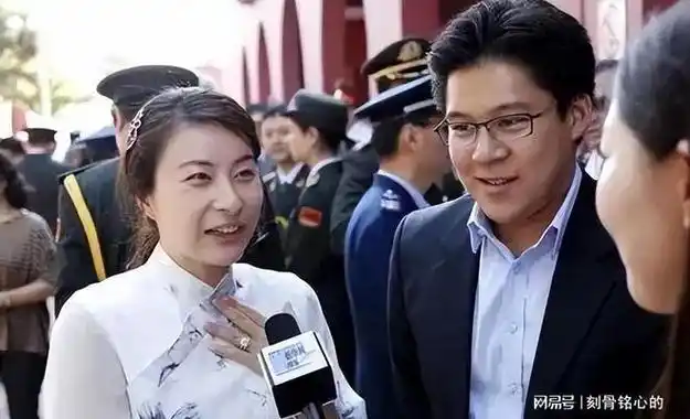 蝶泳|郭晶晶|霍震霆|世界纪录|游泳比赛|游泳运动员|教练下药终身