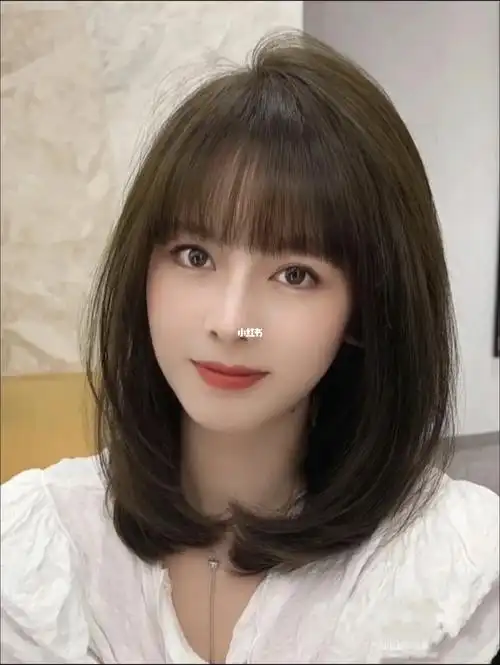 女生中长发减龄蓬松锁骨发简约好打理的发型