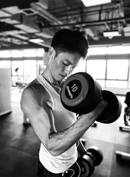 网友:身材好到男的都会沦陷|小s|型男|曹佑宁_网易订阅