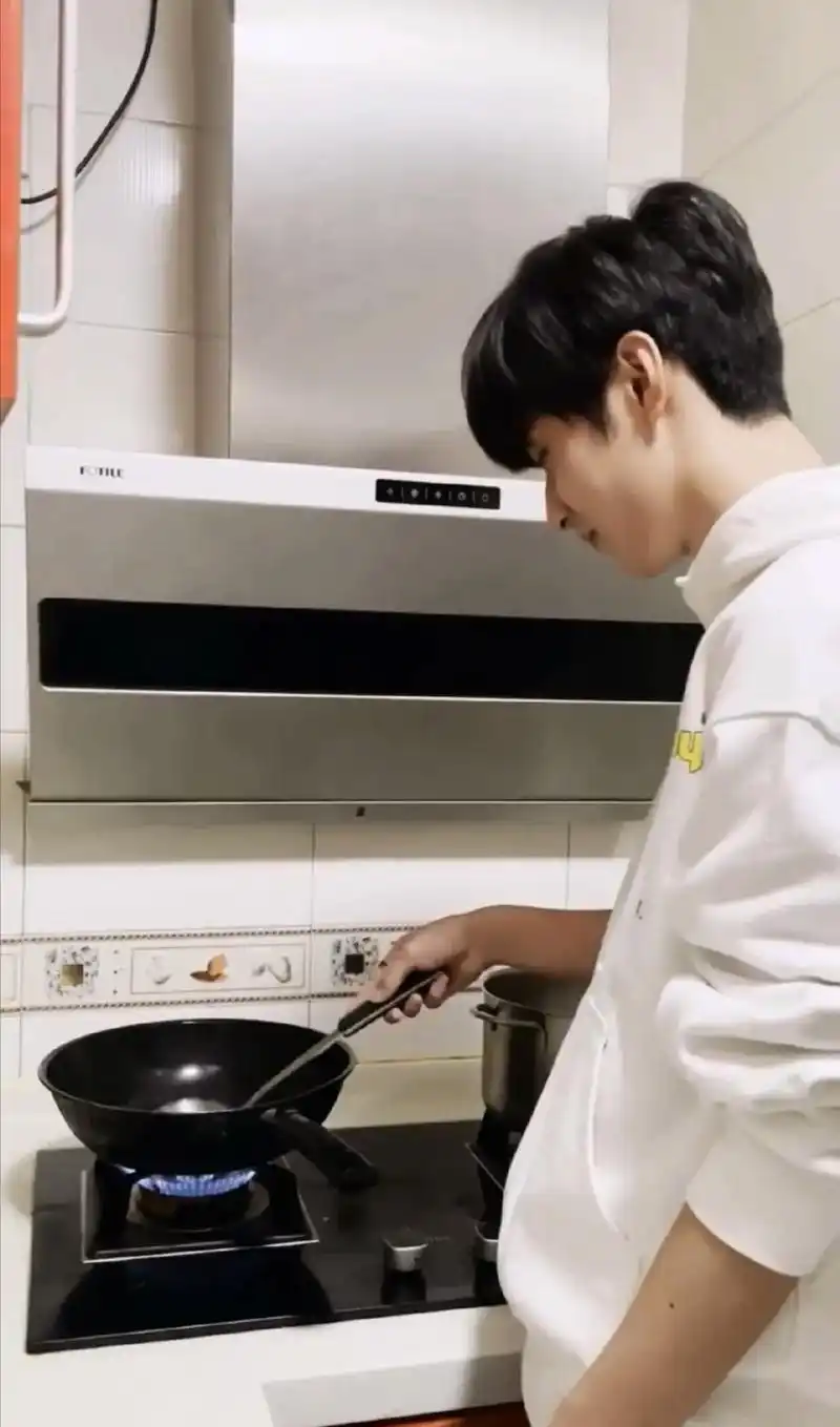 你总说女友视角比帅照更有杀伤力 #刘耀文 #女友视角 #fy - 抖音