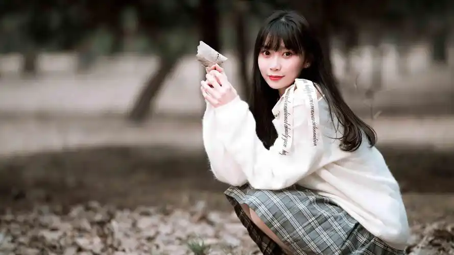 长发美女俏丽迷人写真,清纯-美女图片