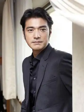 金城武发型走红网络,金城武短发魅力无限!