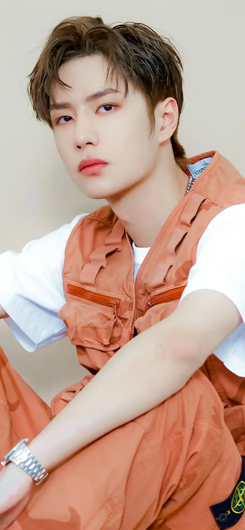 「壁纸分享」王一博精美手机壁纸