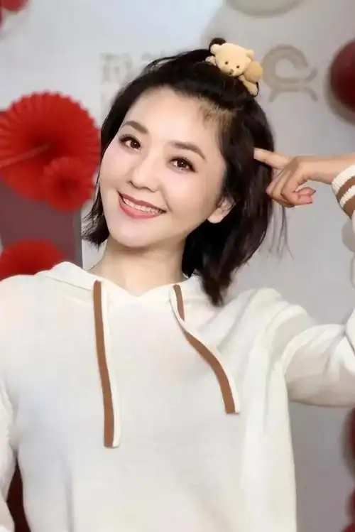 提起方琼,现在的00后可能不是很了解