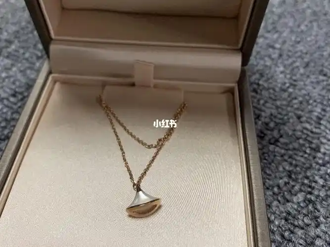 宝格丽白扇子项链小号白贝母扇形项链