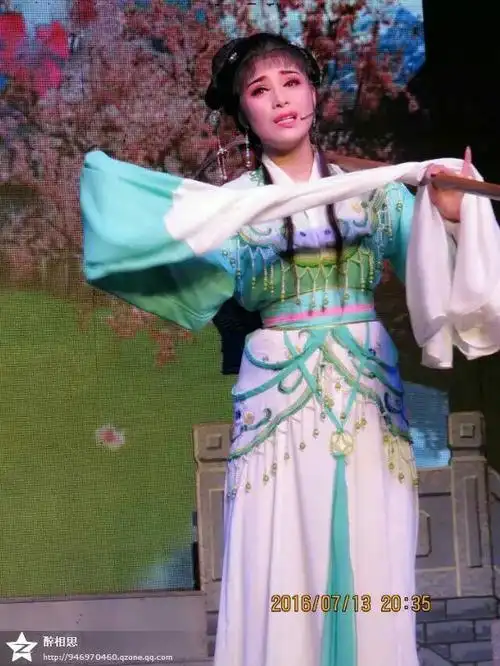 温岭三团_小旦石莲莲舞台剧照