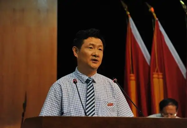 首页 >>母校要闻     校领导徐涌金,宋明顺,范庆瑜分别向大会作了