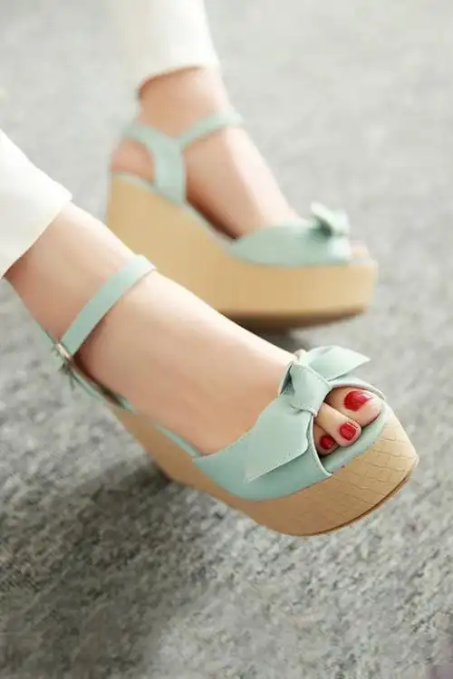 韩版蝴蝶结厚底坡跟搭扣凉鞋