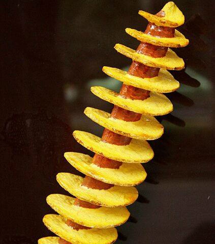 火爆小吃街的旋风土豆,原来做法这么简单,成本不到两块钱