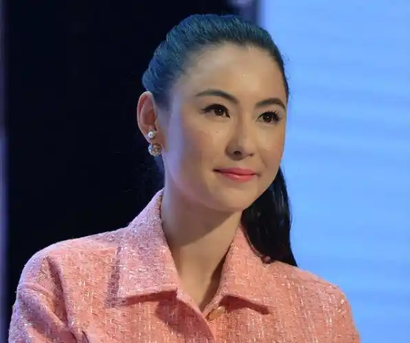 疑似张柏芝三胎容貌曝光,五官深邃混血感强,孩子生父究竟是谁?