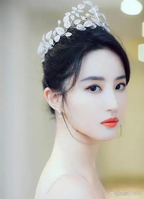 刘亦菲:高冷背后的真实写照 刘.@凤凰之芳华的动态