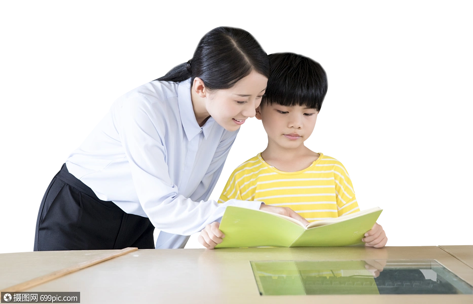 女教师辅导小学生