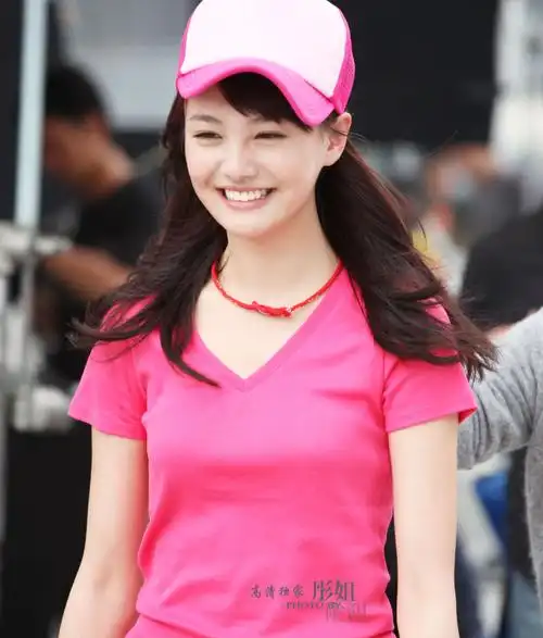 郑爽代言广告照