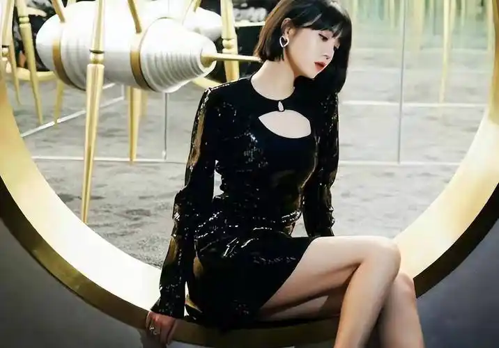 李溪芮离开嘉行前还能演女二号,现在快要查无此人_杨幂_热巴_戏份