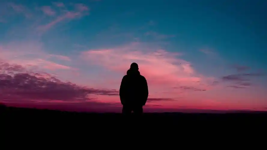 拍案叫绝的12个经典句子,字字玑珠,感悟人生