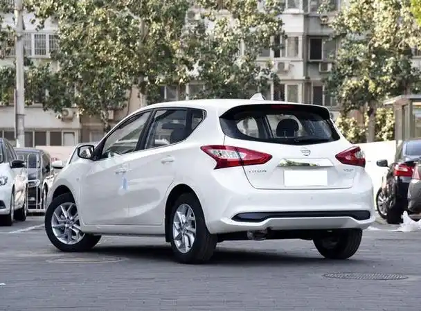 皮实耐用的日系小车,空间大还省油,自动挡才10万,带你看骐达