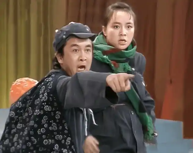 小品演员黄宏不再隐瞒,揭开当年被免职原因,人事调动是幌子_宋丹丹