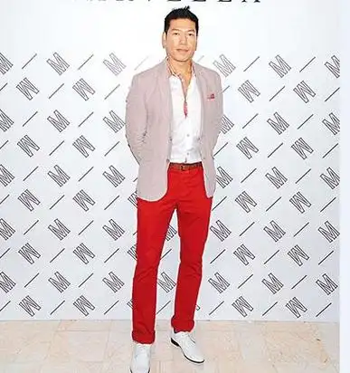 图:张耀扬日前在北京某酒店内吸毒,目前已被行政拘留.