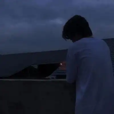 高清好看的男生头像真人高冷背影图片