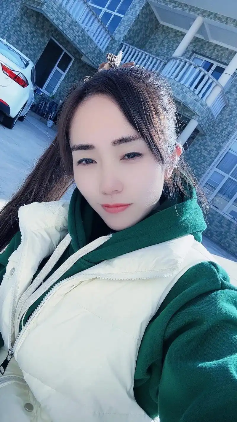 悠闲,悠闲就是晒晒太阳,然后再自恋拍拍拍,咔嚓咔嚓走一波07 - 抖音