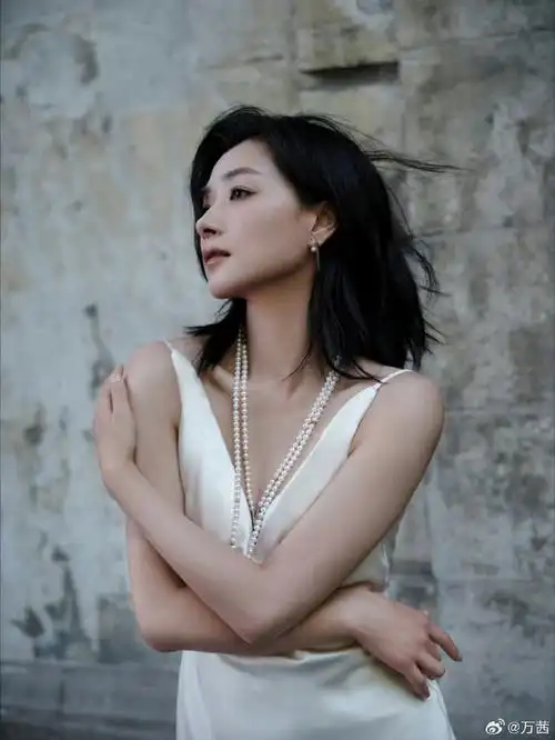 万茜在风尚之夜晒出的照片真的好绝!