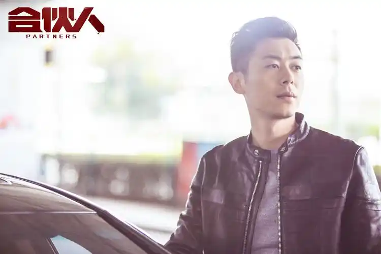 朱亚文 帅气"文理综"男团 艰难创业朱亚文 帅气优雅《合伙人》收官不