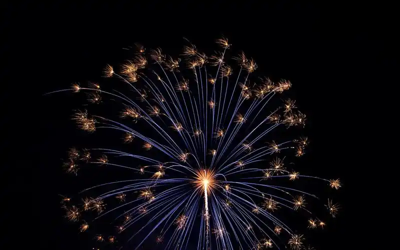 唯美绚丽的烟花美景图片桌面壁纸