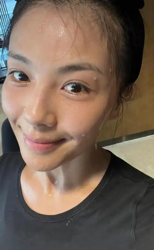 44岁刘涛晒怼脸健身照,全素颜皮肤紧致无皱纹,保养有术超冻龄|王珂