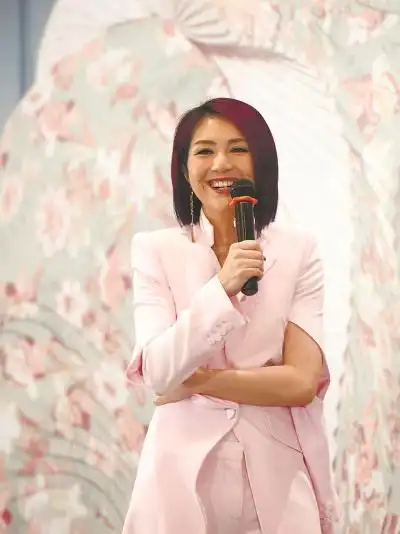 出道24年杨千嬅首开巡演在有生之年轰轰烈烈唱一次