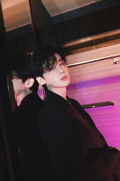 发发奇代言人白敬亭##白敬亭正当防卫